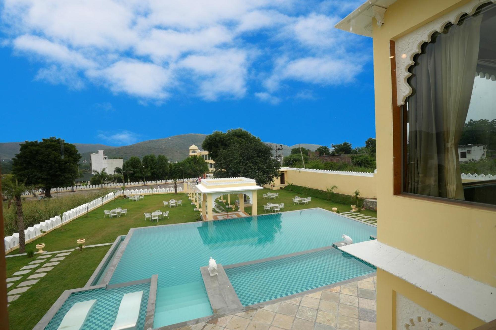 Maangarh Resorts Udaipur Esterno foto